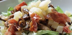 Ensalada templada de setas y jamÃ³n serrano